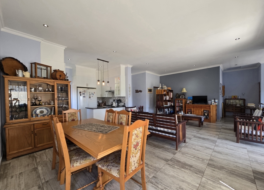 3 Bedroom Property for Sale in Gateway Manor North West